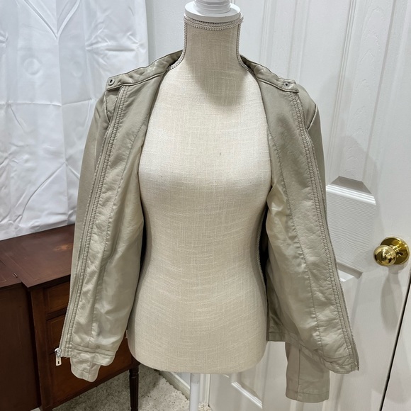 Kenneth Cole reaction Moto faux leather jacket in medium - Picture 4 of 6